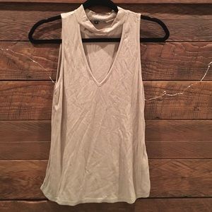 Kendall & Kylie Choker tank