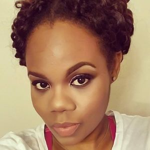 Meet your Posher, Lucy