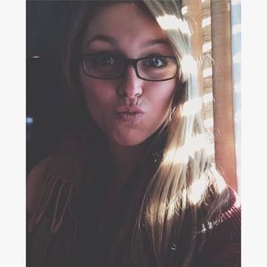 Meet your Posher, Alana