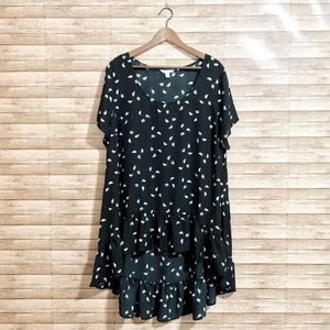 NWOT Boutique+ tunic w/feather print