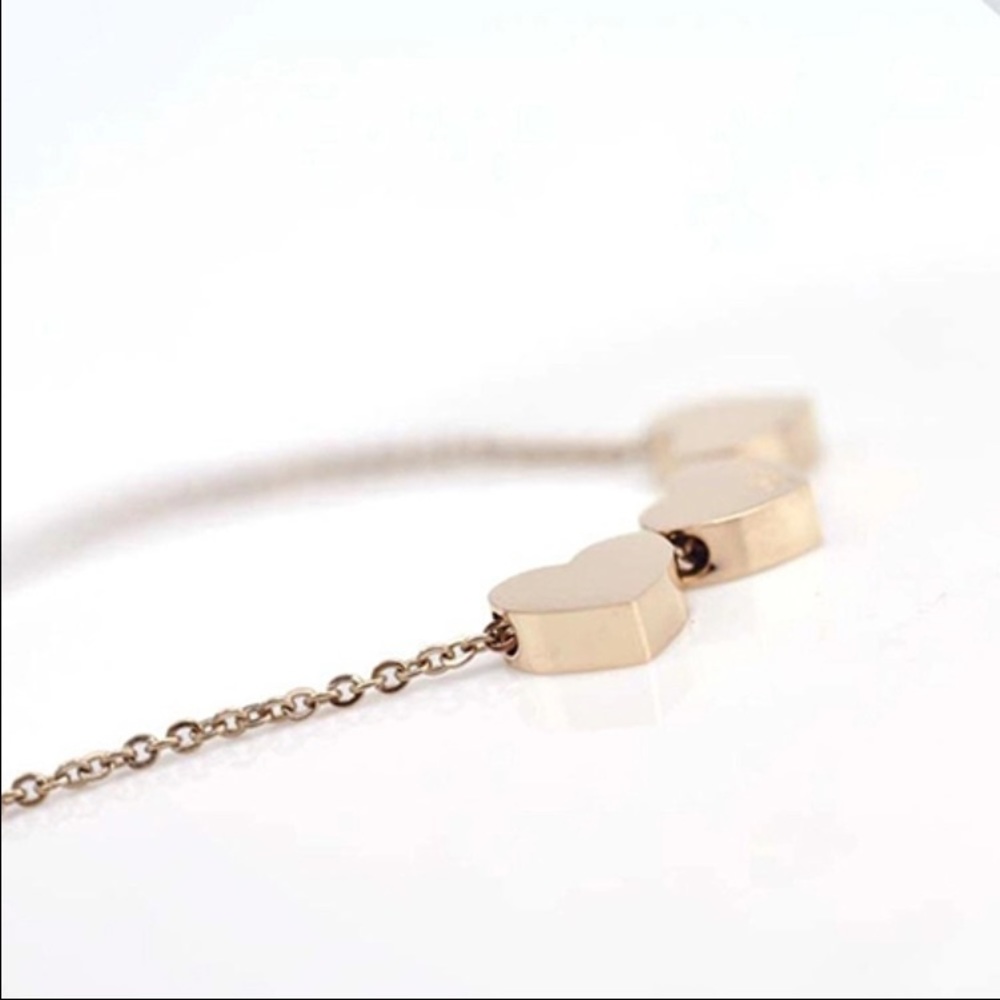 Gold tiny hearts necklace - Picture 2 of 4
