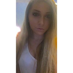 Meet your Posher, Caitlynn