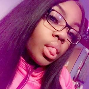 Meet your Posher, Mya