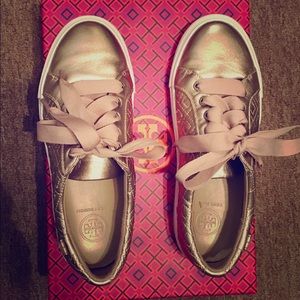Tory burch rose gold quilted metallic sneakers