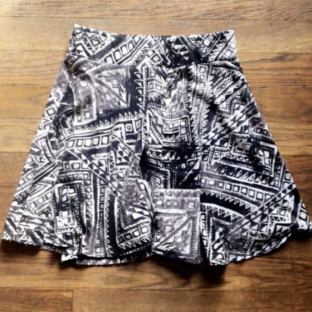 Tribal Design Black & White Skirt