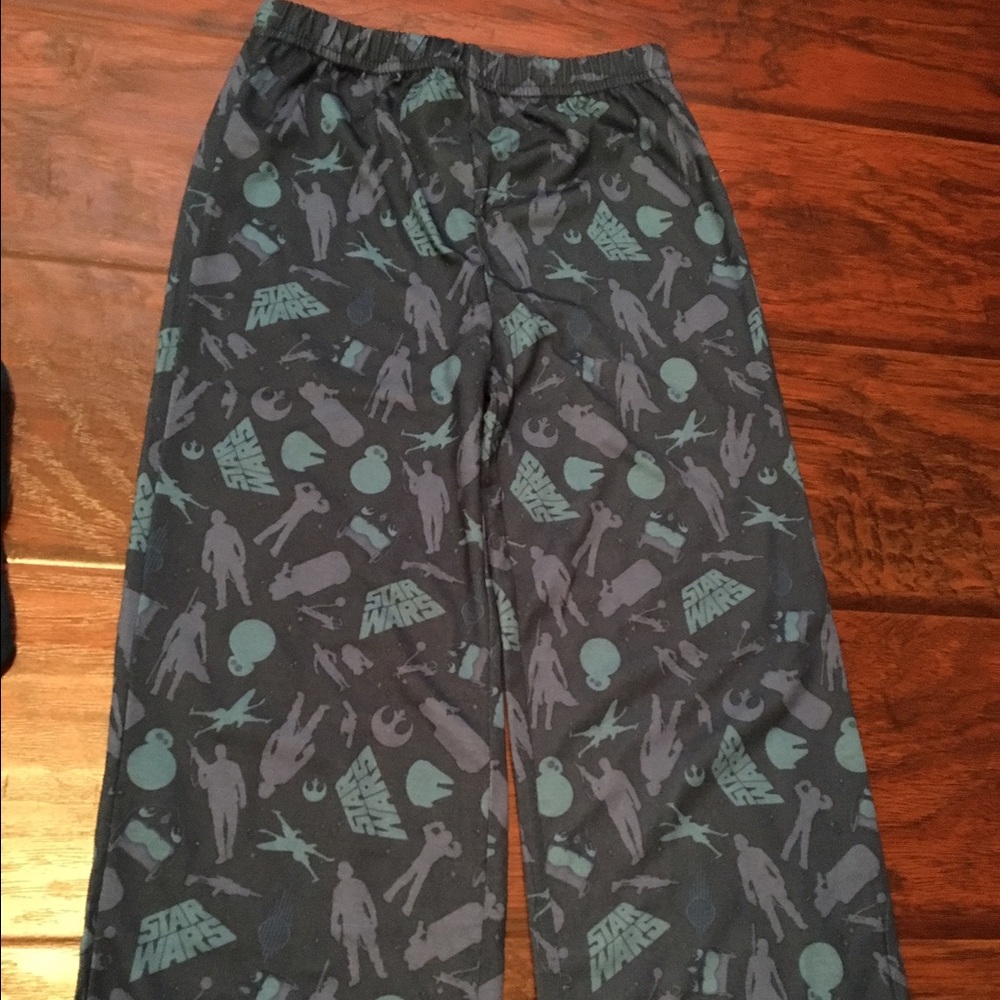 Reduced Star Wars PJs - Picture 3 of 3