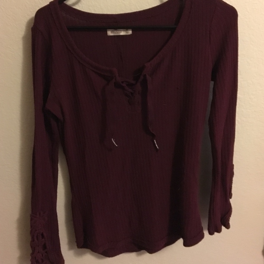 Hollister Burgundy top