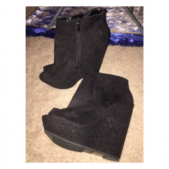 ❌SOLD❌Peep-toe booties - Picture 1 of 1