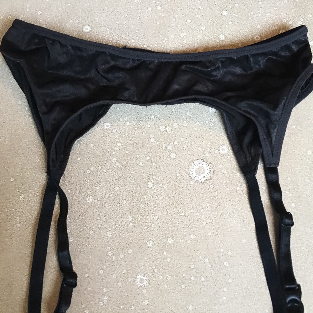 Victoria's Secret Garter