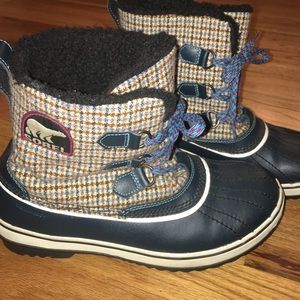 Sorel  lined lace-up boots ✌🏾❄️
