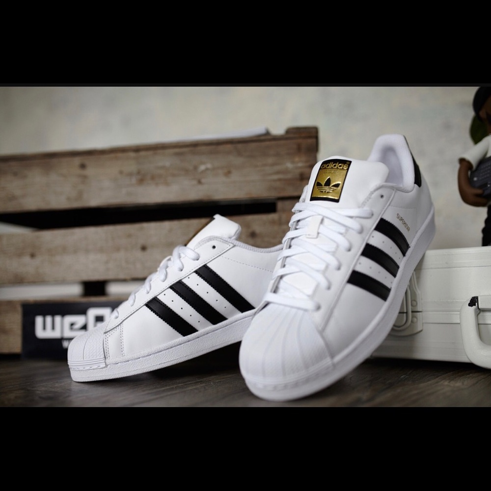 Women's Adidas superstars!