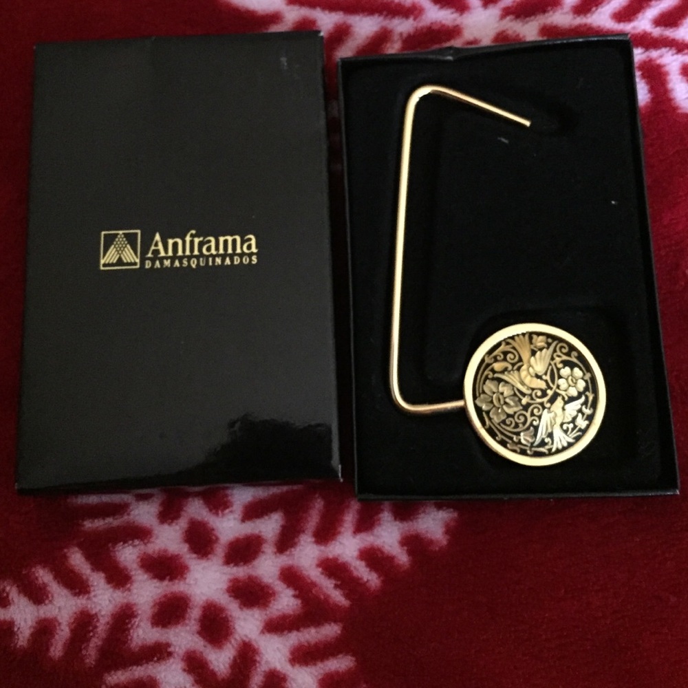 Beautiful purse holder bought in Italy!