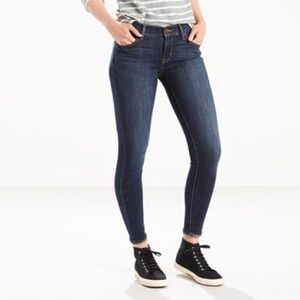 710 Levi's - Super Skinny Jeans