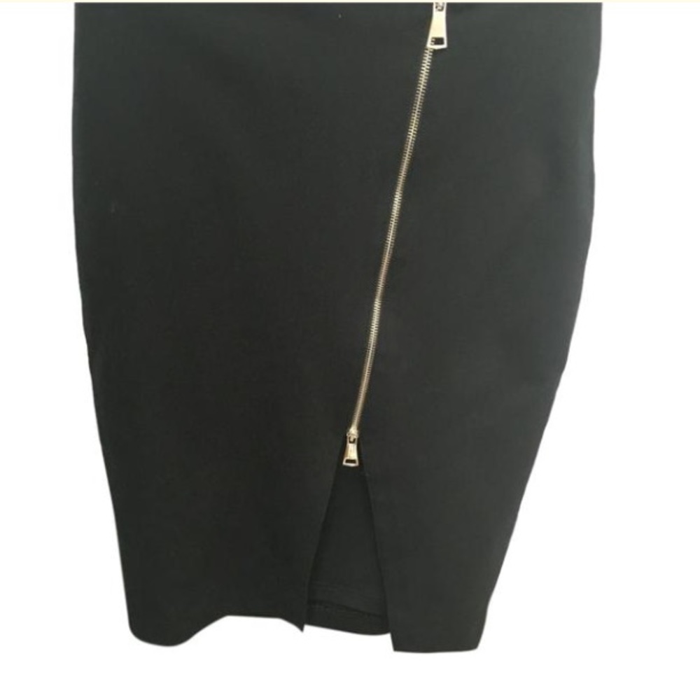 💥💥PRICE DROP💥💥Bebe Black Zip Skirt