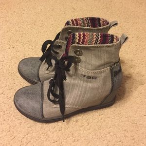 Gray wedge booties