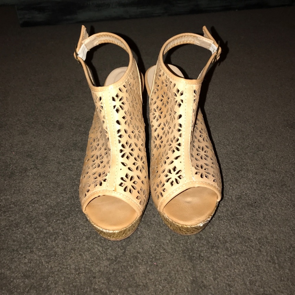 Altard State Tan Wedges