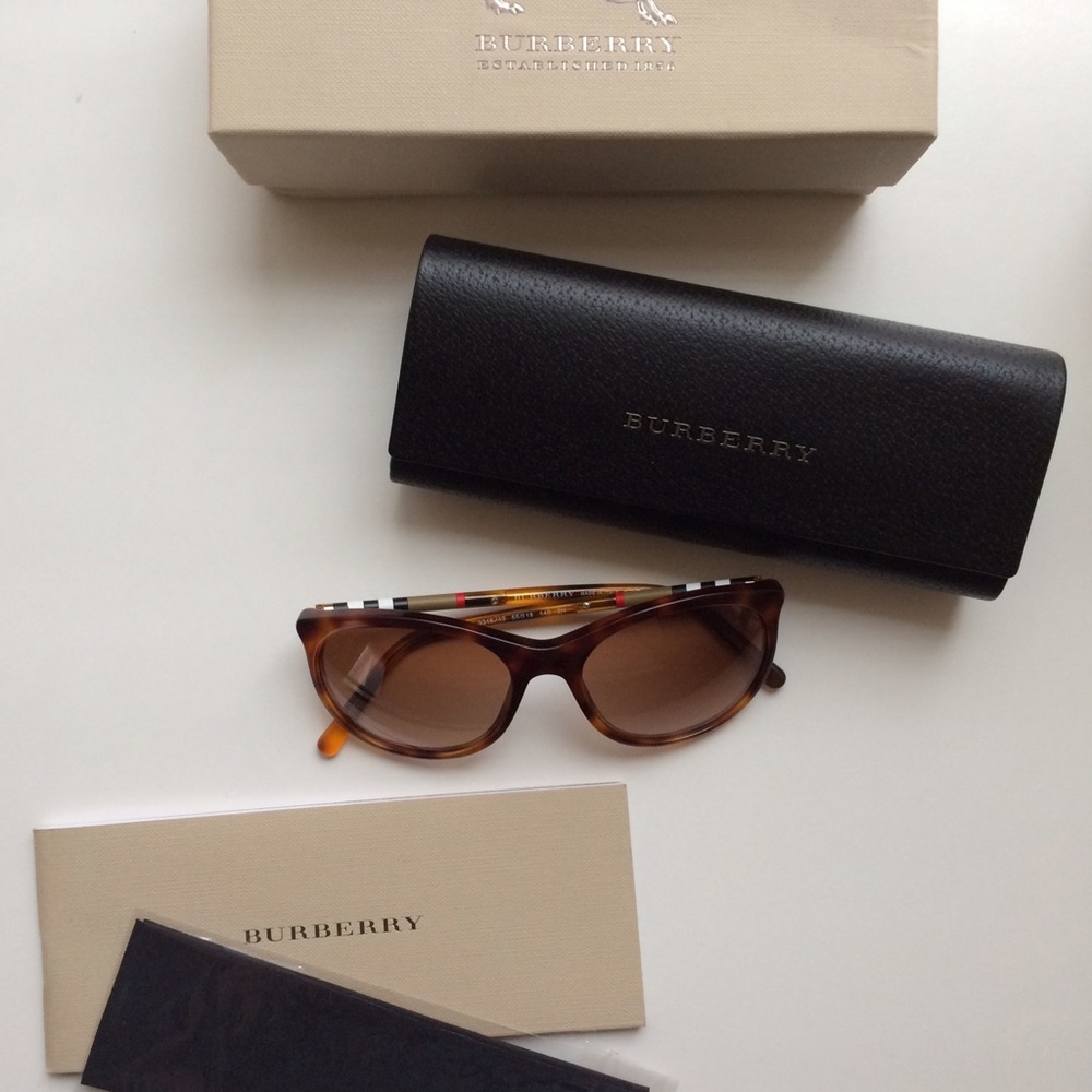 NWT Burberry Sunglasses