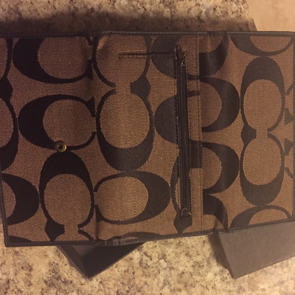 New Authentic Coach Leather Wallet Brown - Picture 3 of 3
