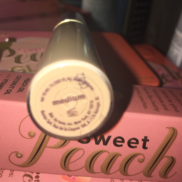 Tarte Shape Tape in Medium - Picture 2 of 2