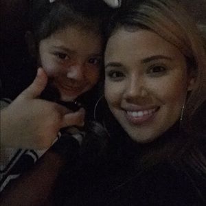 Meet your Posher, Desiree