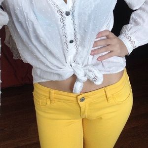 Yellow skinny jeans
