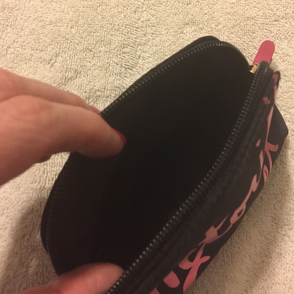 Super Cute Victoria Secret Makeup Bag - Picture 3 of 4