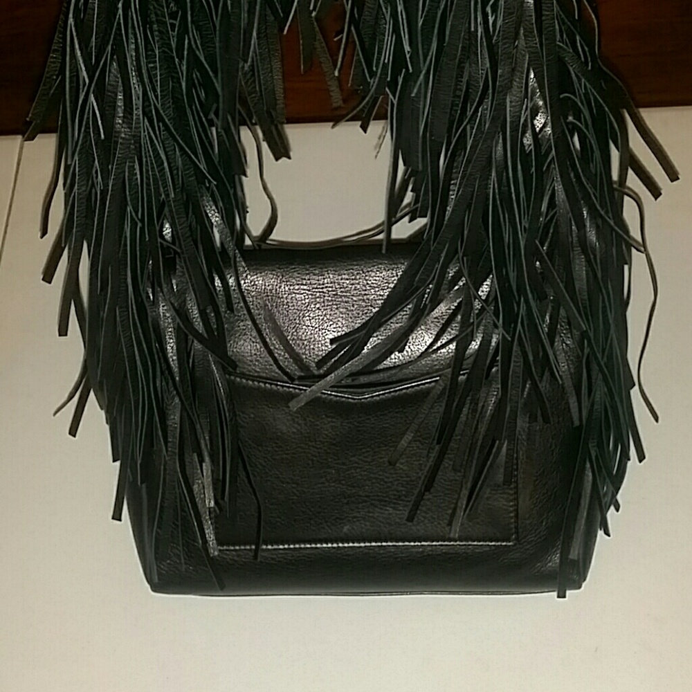 Sara Battaglia Theresa Fringe Black Shoulder Bag - Picture 4 of 4