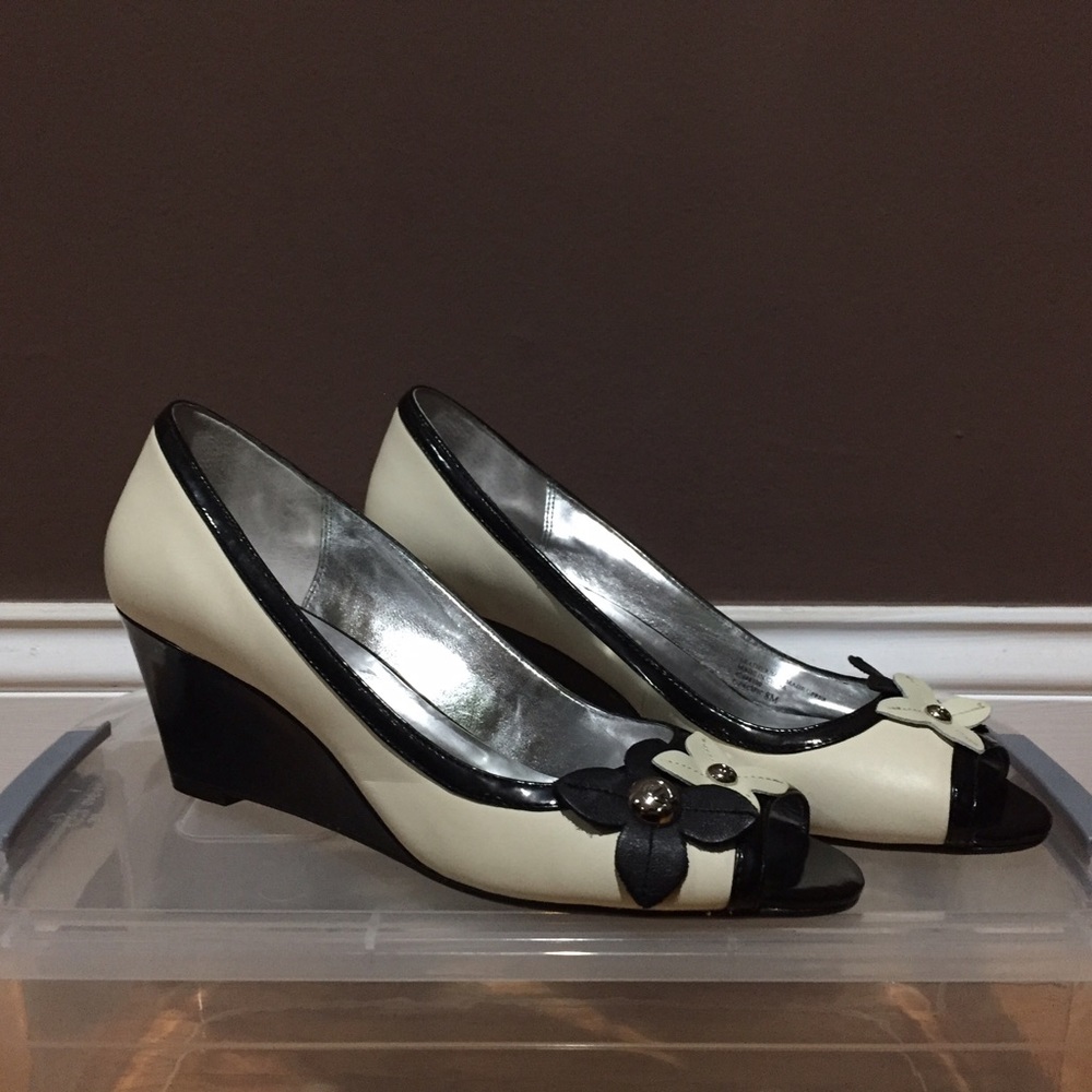 Etienne Aigner Low Wedges