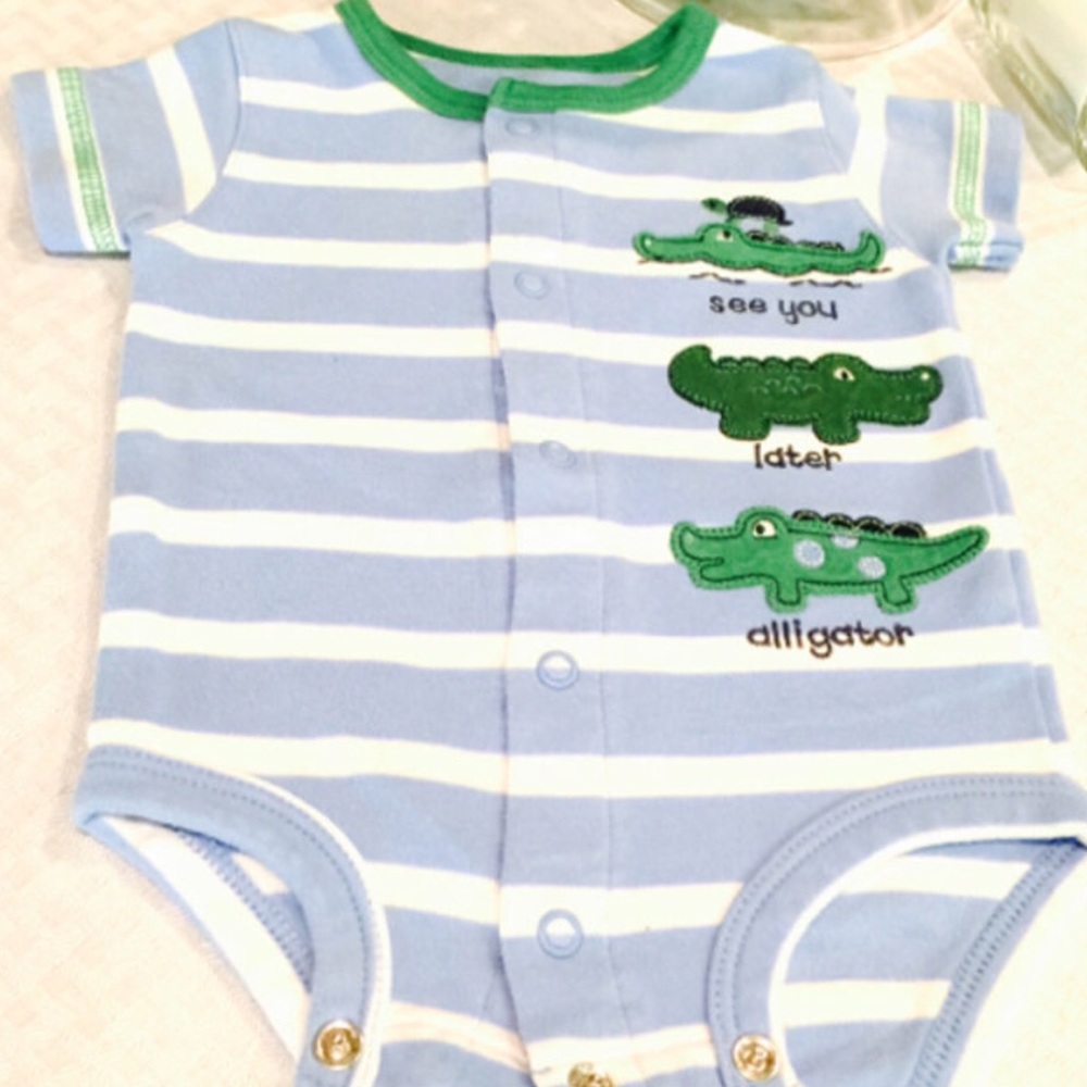 Carter's alligator onesie 0-3 Months