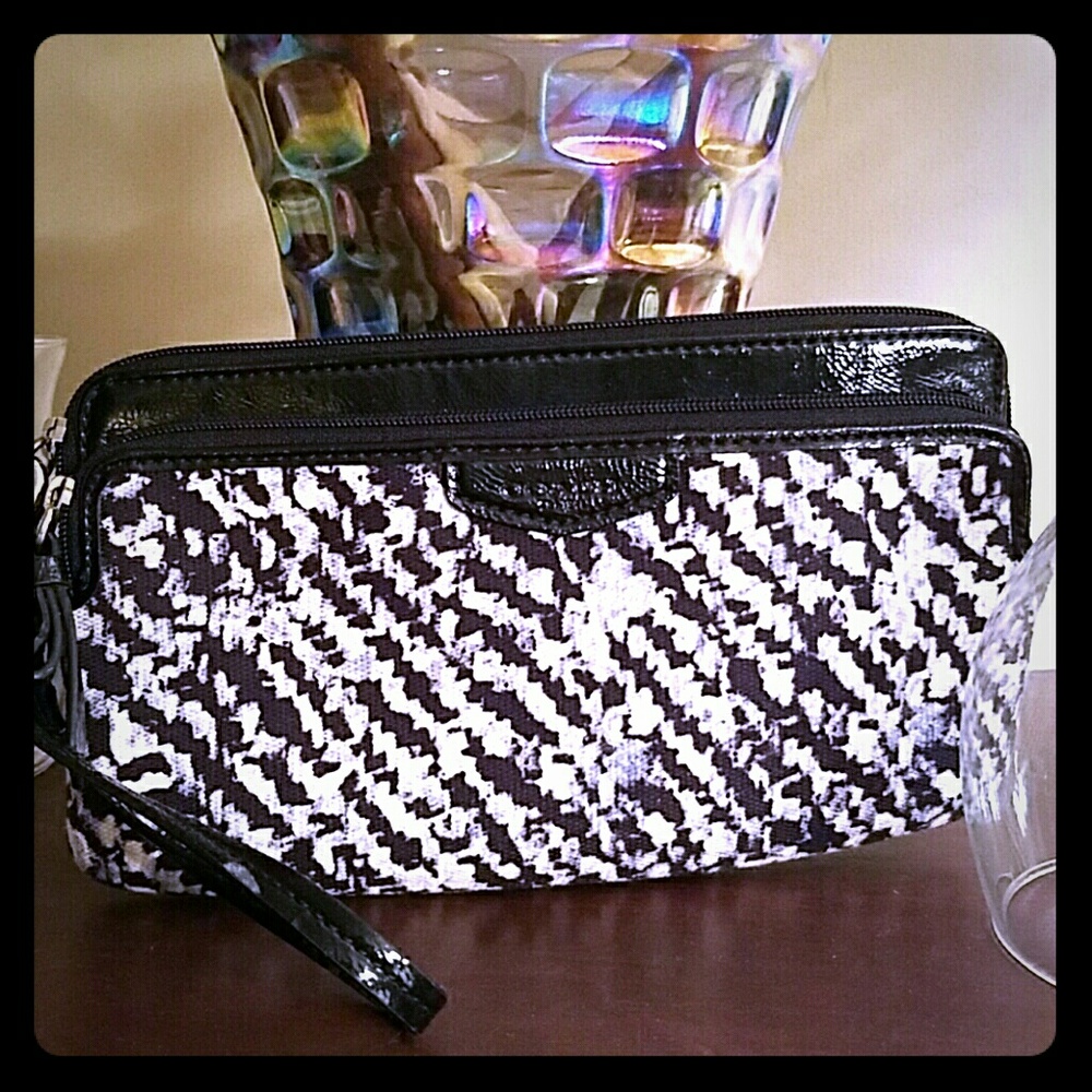 Authentic Coach Black & White Double Zip Wristlet