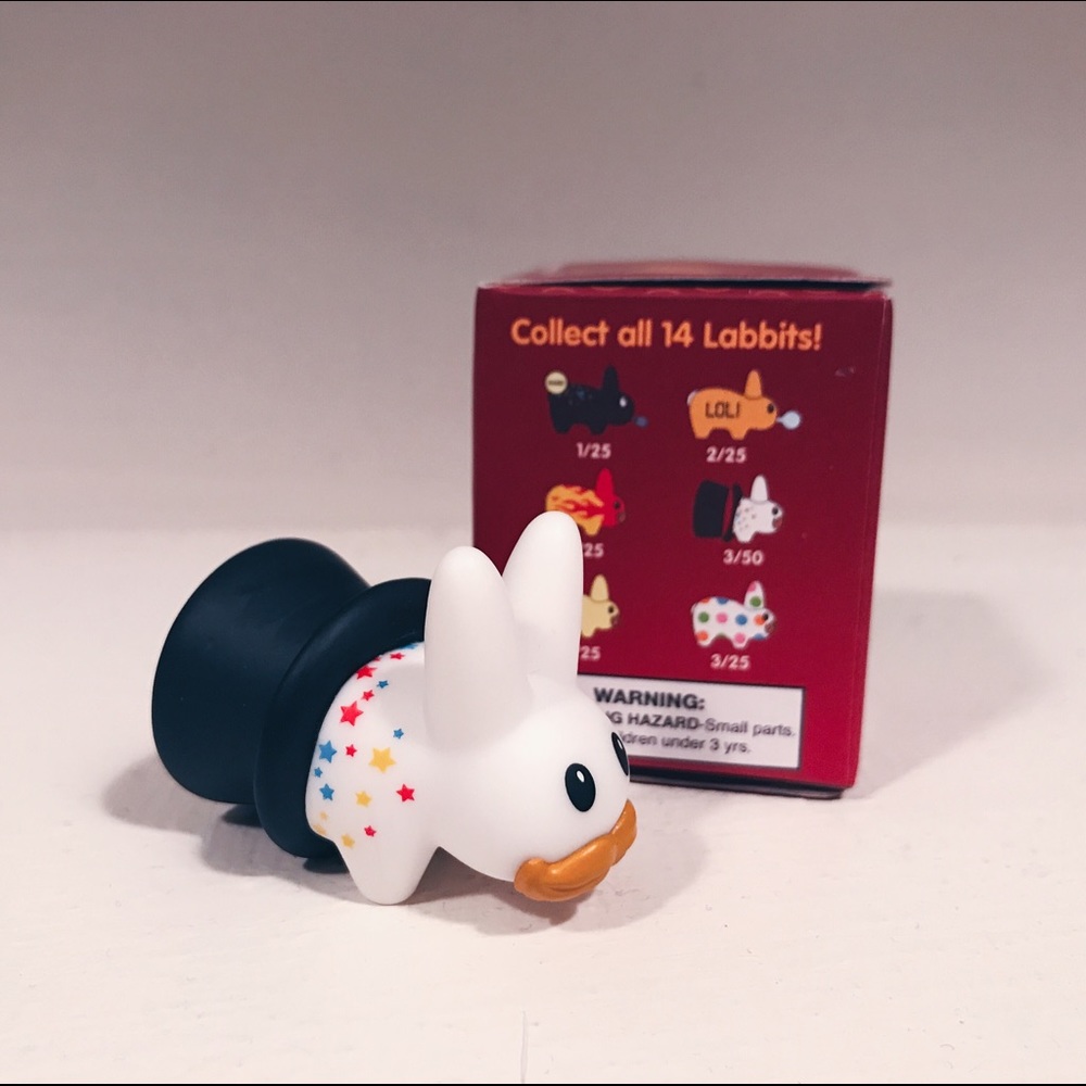 Magic Hat Labbit KIDROBOT 1.5" Vinyl Figure