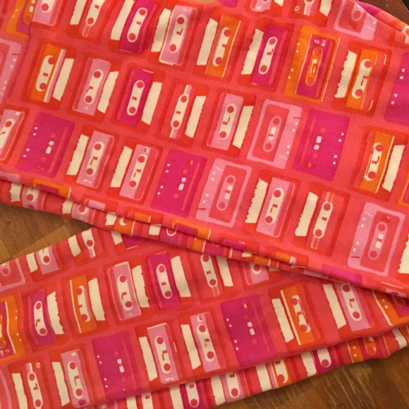 OS LuLaRoe Cassette Leggings - Picture 1 of 1