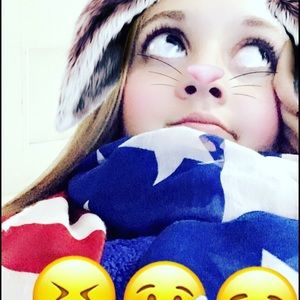 Meet your Posher, Abbie