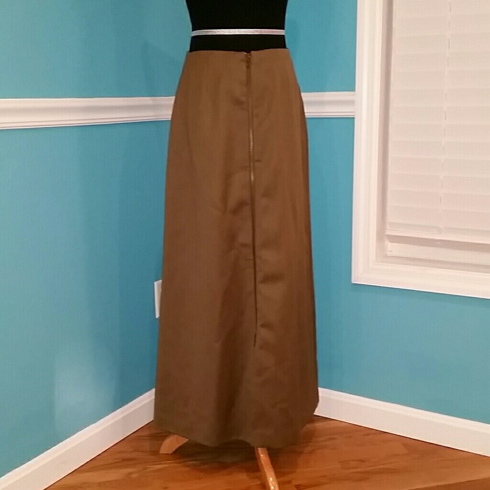 Olive green maxi skirt with front 2-way zipper