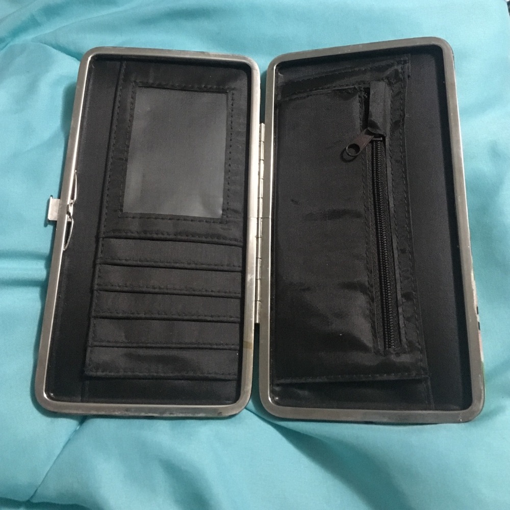 Target Wallet - Picture 2 of 4