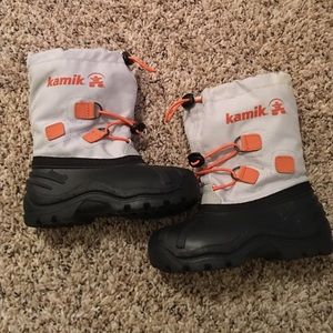 Toddler snow boots size 9