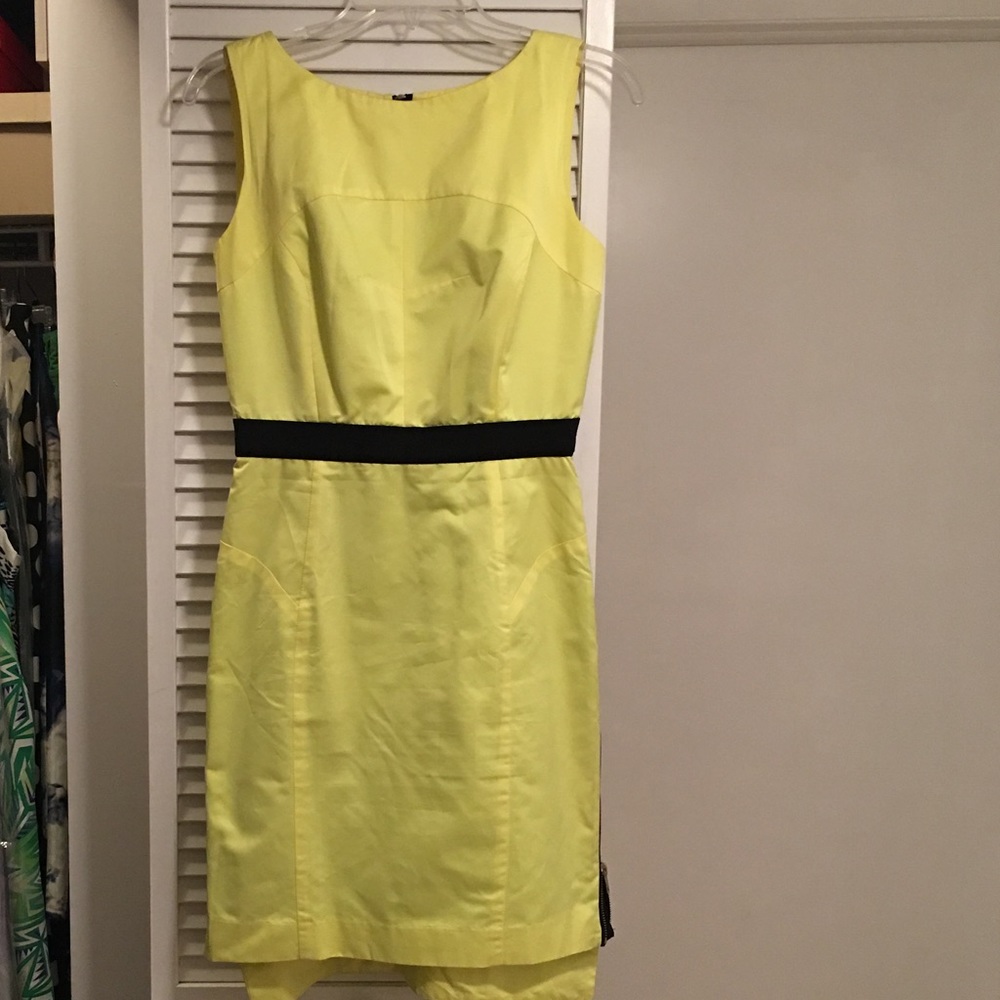 MILLY
DRESS
SIZE 4