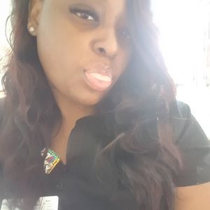 Meet your Posher, Monique