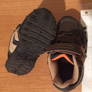 Smartfit toddler's sneakers size 7 ~7 inches.