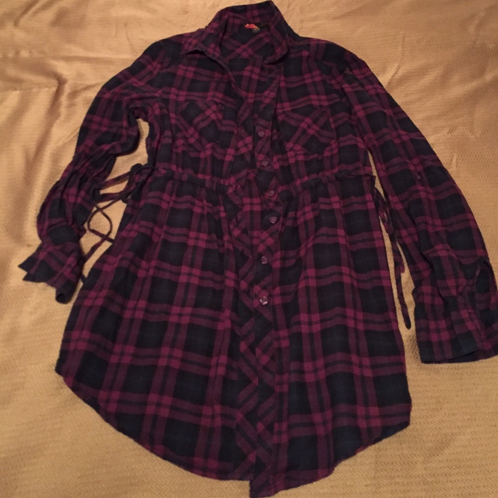 Black and plum plaid top