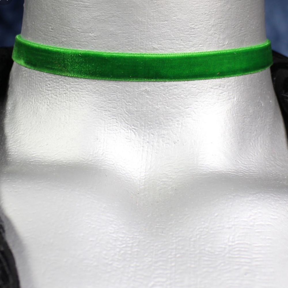 💚 Green Velvet Choker 💚 Simply Chic 💚