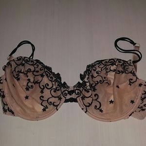 VS Unlined Plunge Nude and Black Bra