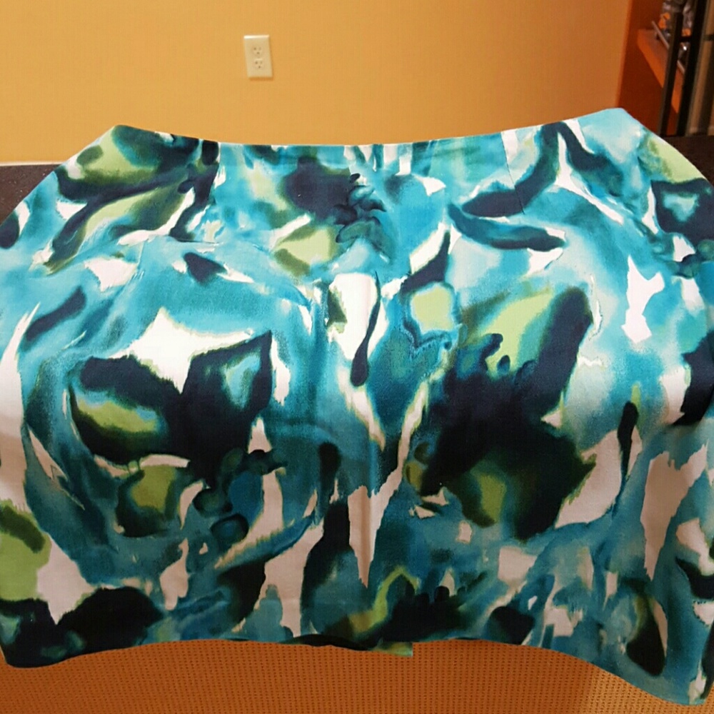 Ladies mini skirt