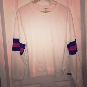 Crewneck sweatshirt| light cotton-weight