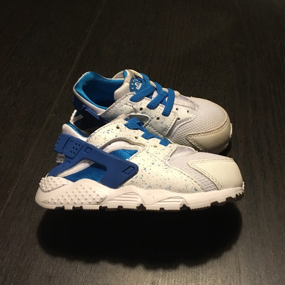 Nike Huaraches infant/ toddler shoe!