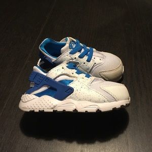 Nike Huaraches infant/ toddler shoe!
