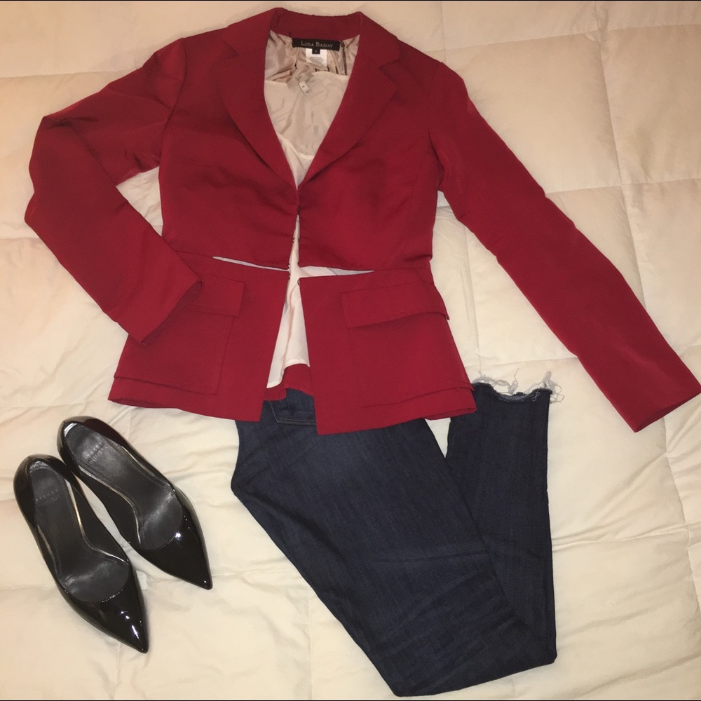 LIDA BADAY
JACKET RED
SIZE 4