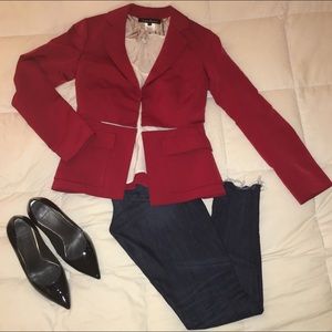 LIDA BADAY
JACKET RED
SIZE 4