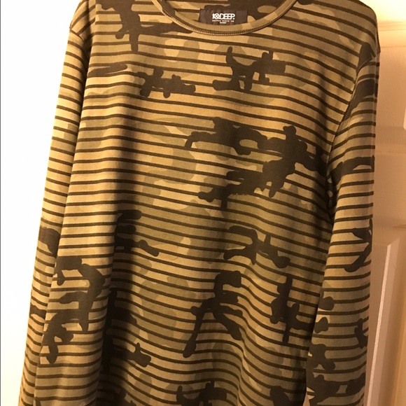 10 Deep Camo CrewNeck - Picture 2 of 2