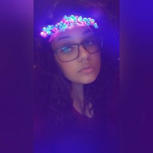 Meet your Posher, Tia